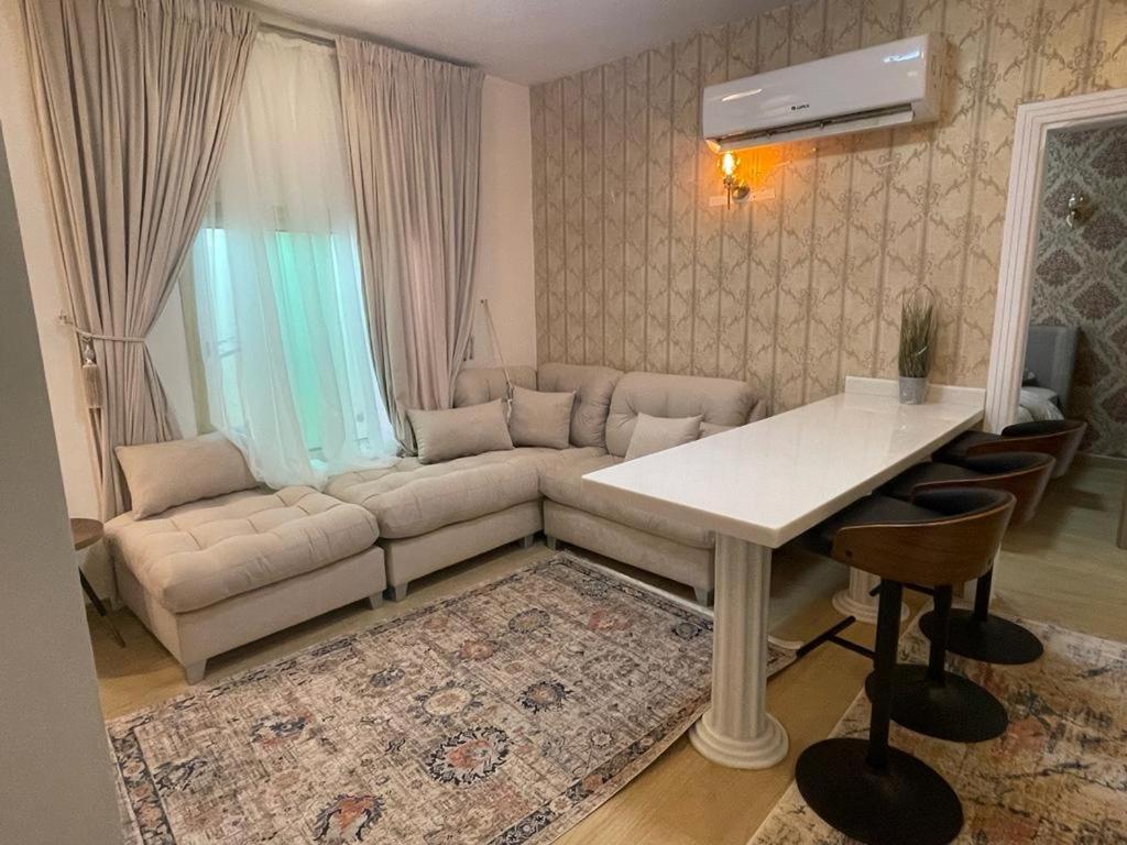 Apartment المنيرة هوم Al-munira